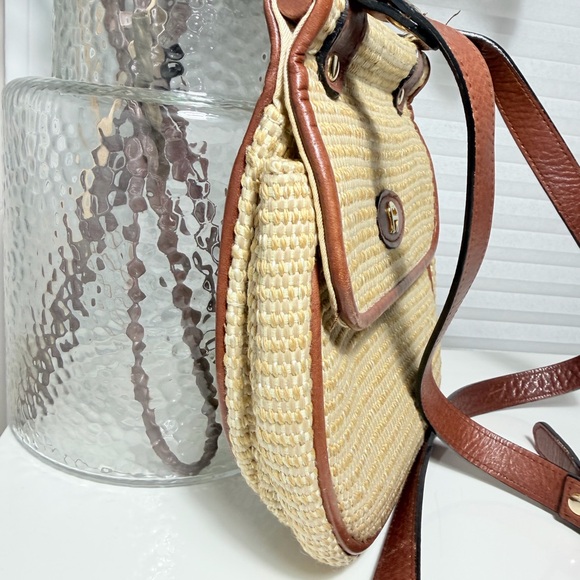 Vintage Etienne Aigner crossbody bag - Picture 4 of 8